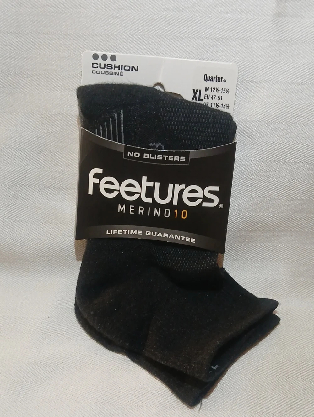 Feetures Charcoal/Black Men’s XL Merino 10 Cushion Quarter No Blisters Socks